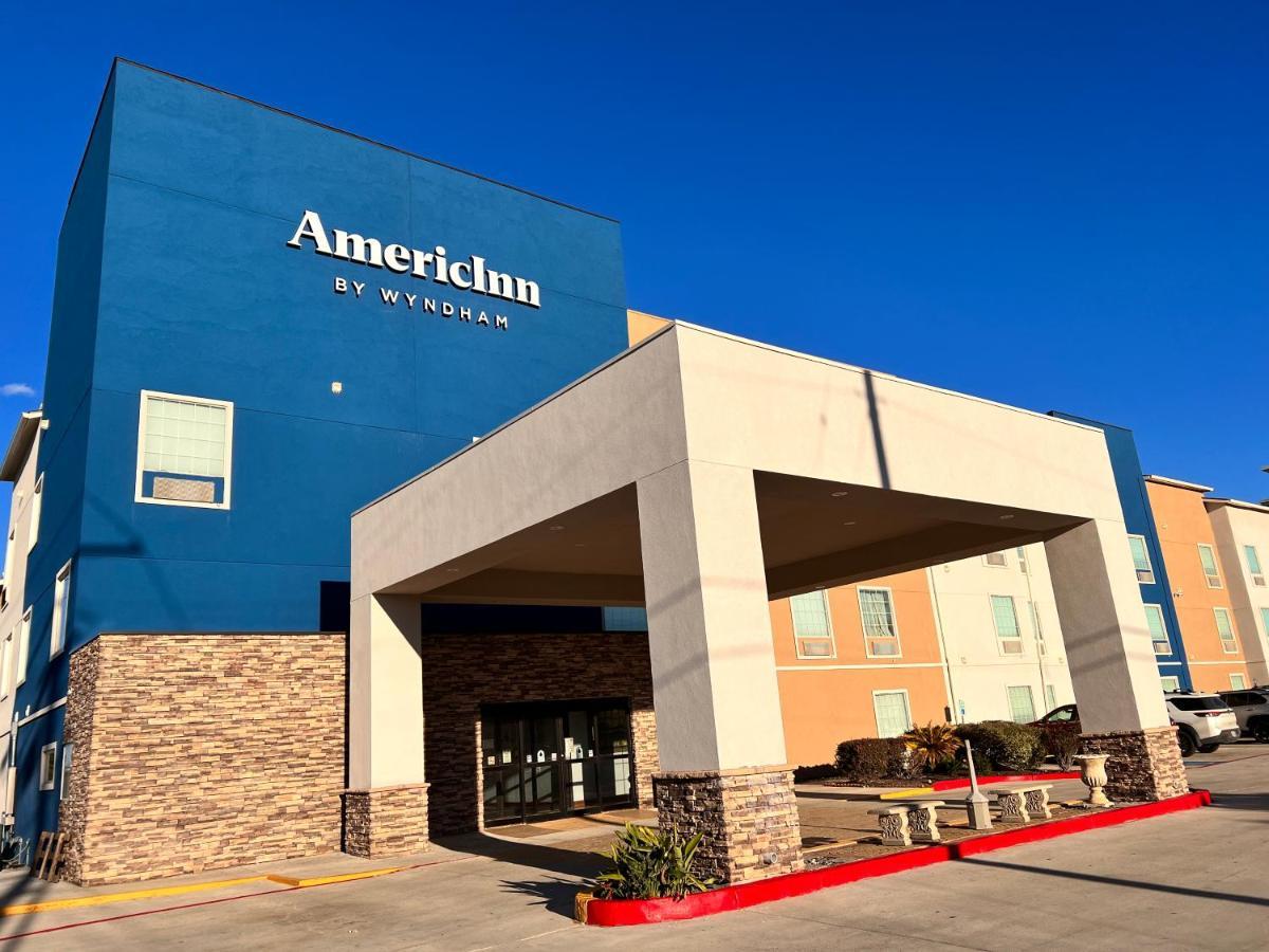 Americinn By Wyndham Нью Браунфелс Экстерьер фото